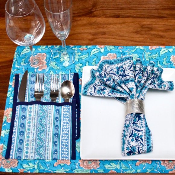 Set of 4: Quilted Table Mats & Utensil Holders